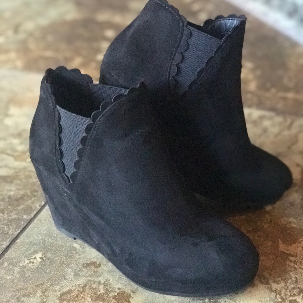 Chinese laundry wedge booties